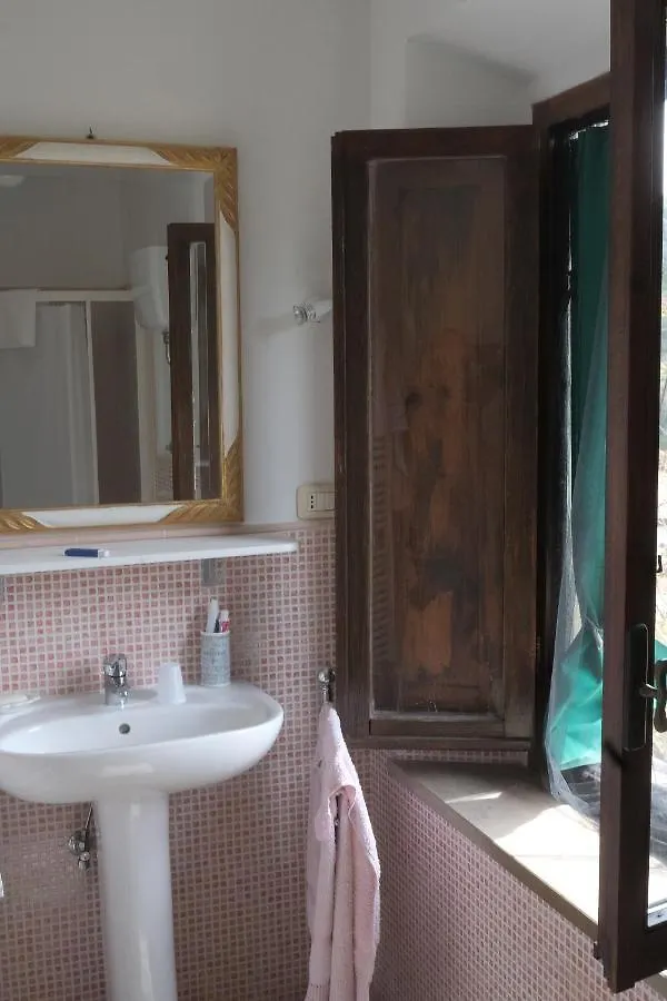 Appartamento Beahouse: casa con vista a Sassetta Italia